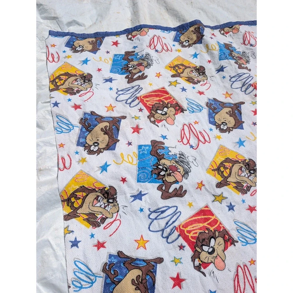 Vintage 1996 Looney Toons Taz Tazmanian Devil Comforter Blanket 72